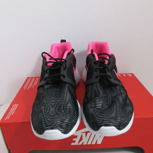 NIKE ROSHE ONE FLIGHT WEIGHT 705486 005 NWT NIKE ROSHE ONE FLIGHT WEIGHT 705486 005 NWT